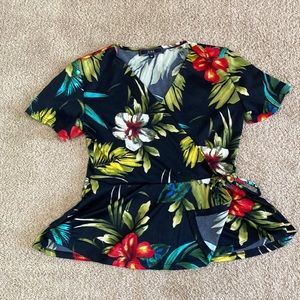 Size M Stretchy Hawaiian Flower Blouse